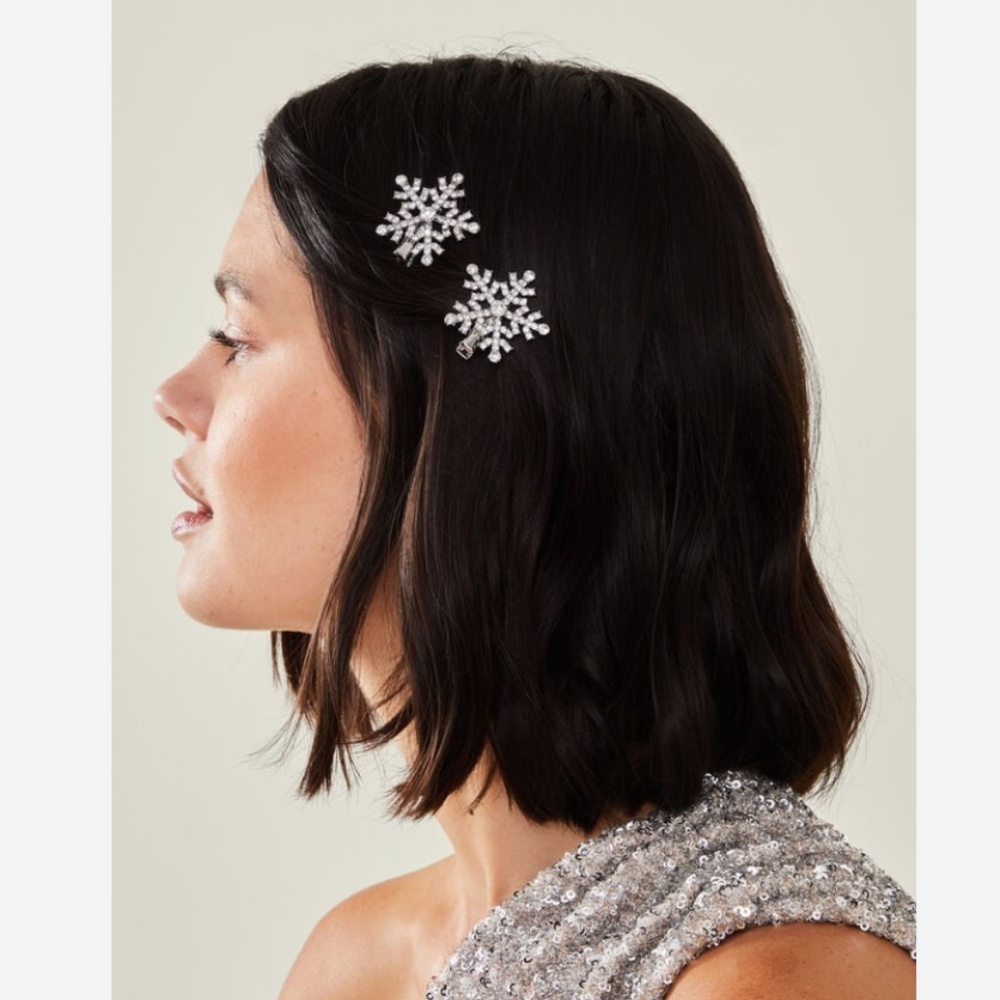 🌹 FREE w/purchase 3 piece Snowflake crystal rhinestone hair clips
